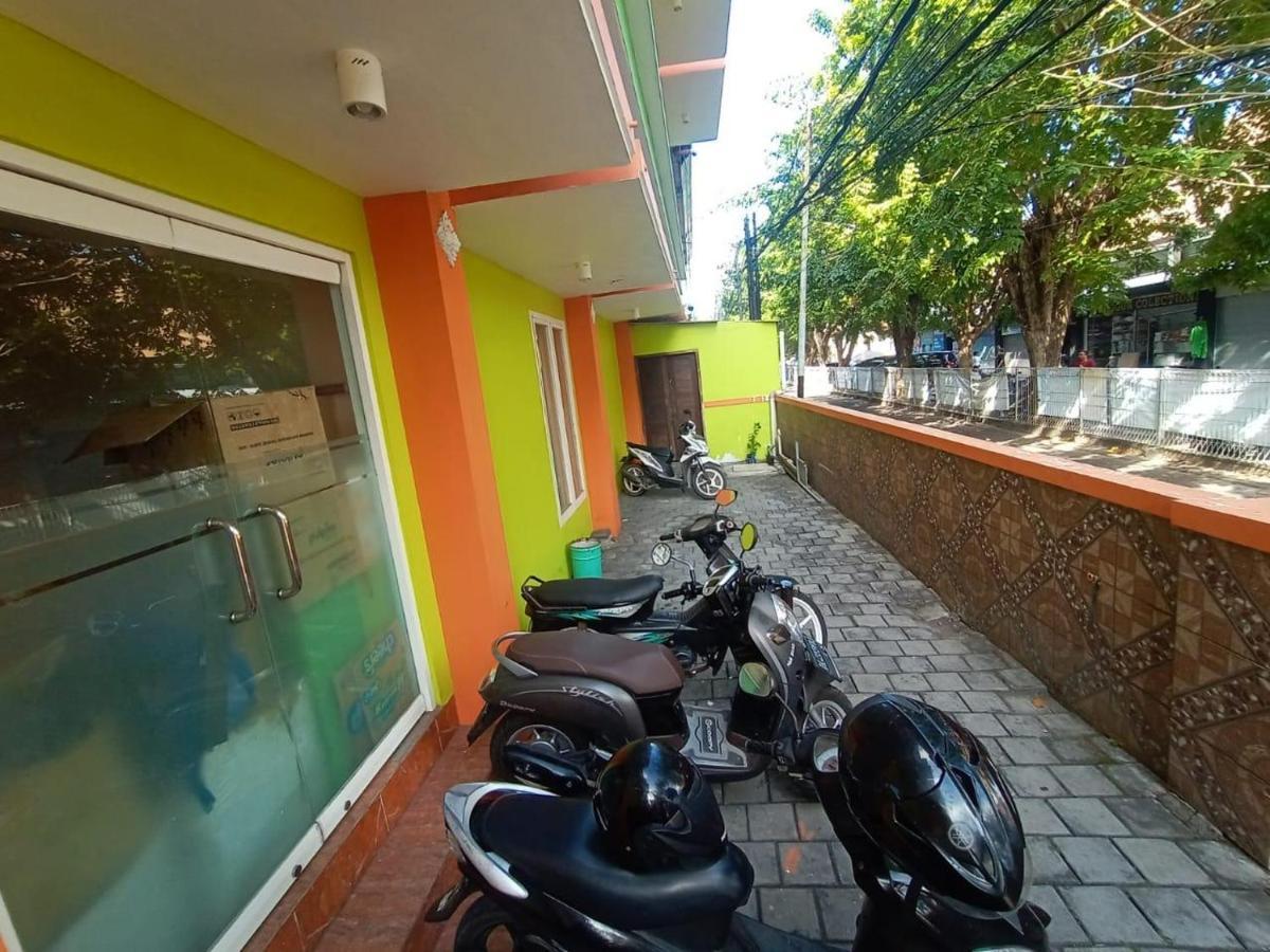 Oyo 90473 Gowin Hotel Kuta Lombok Esterno foto