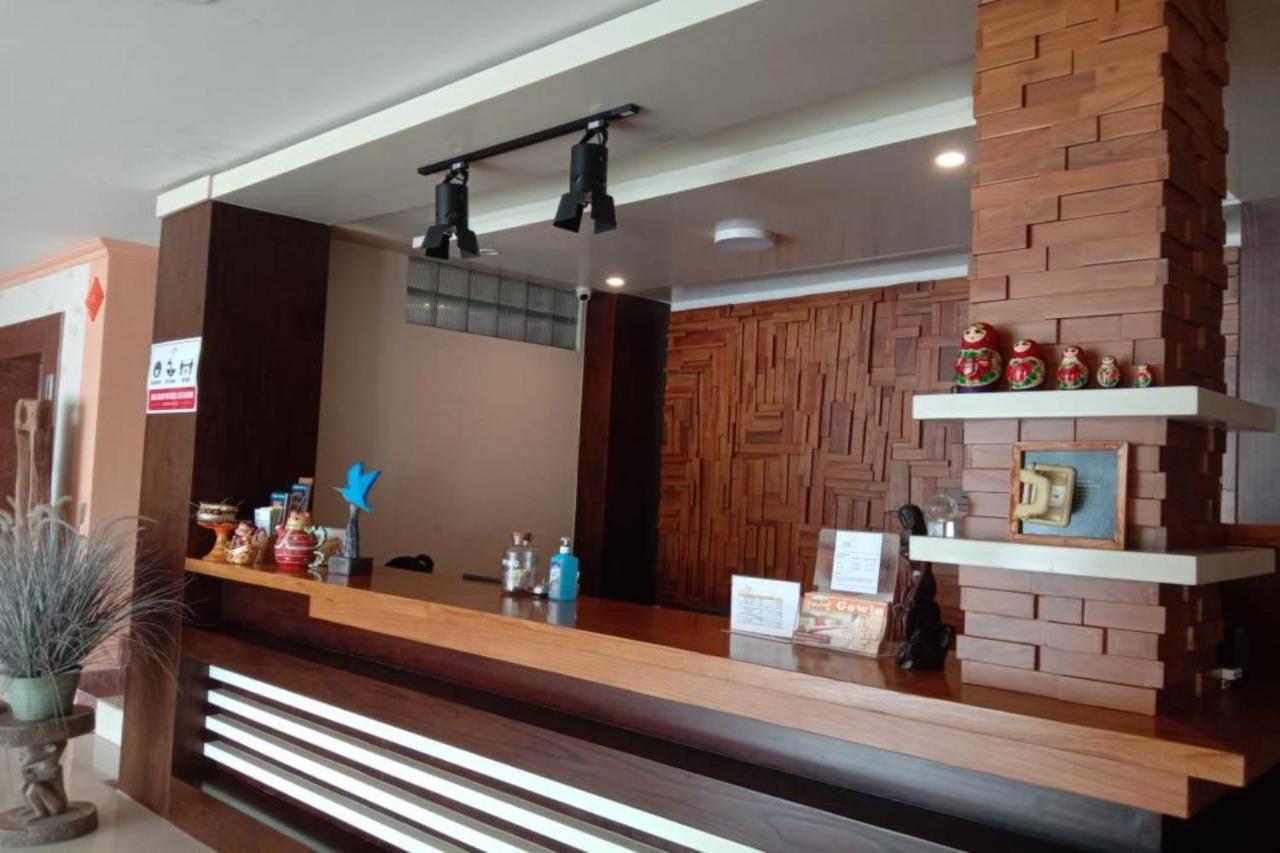 Oyo 90473 Gowin Hotel Kuta Lombok Esterno foto