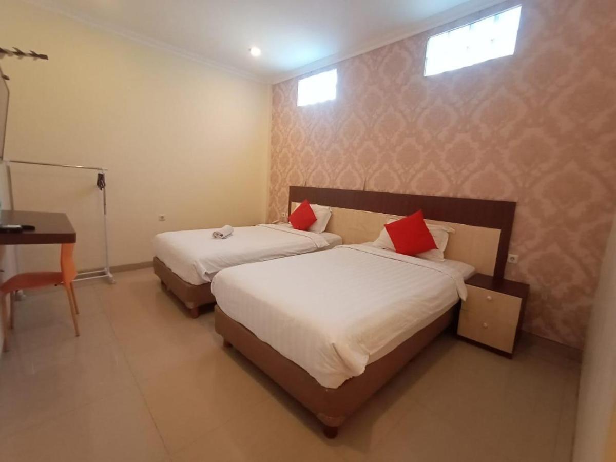 Oyo 90473 Gowin Hotel Kuta Lombok Esterno foto