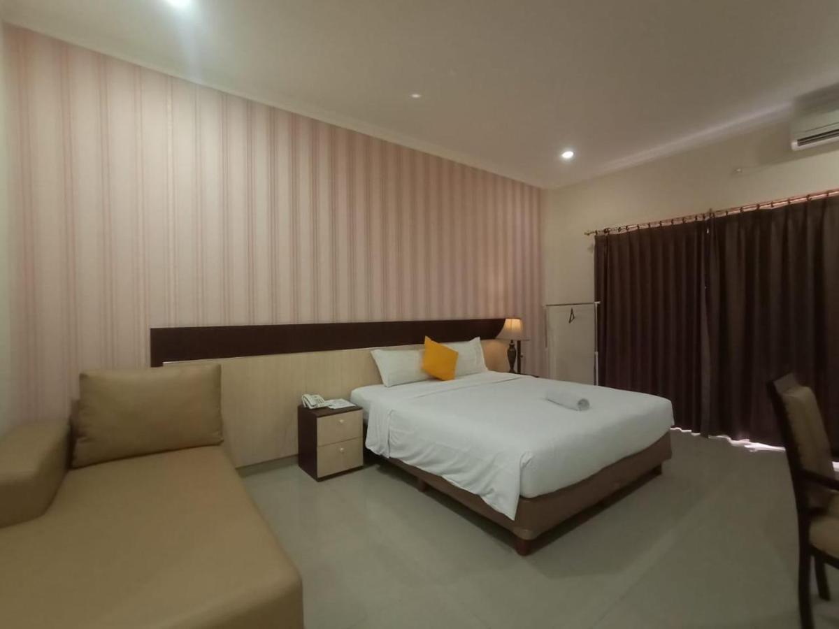 Oyo 90473 Gowin Hotel Kuta Lombok Esterno foto