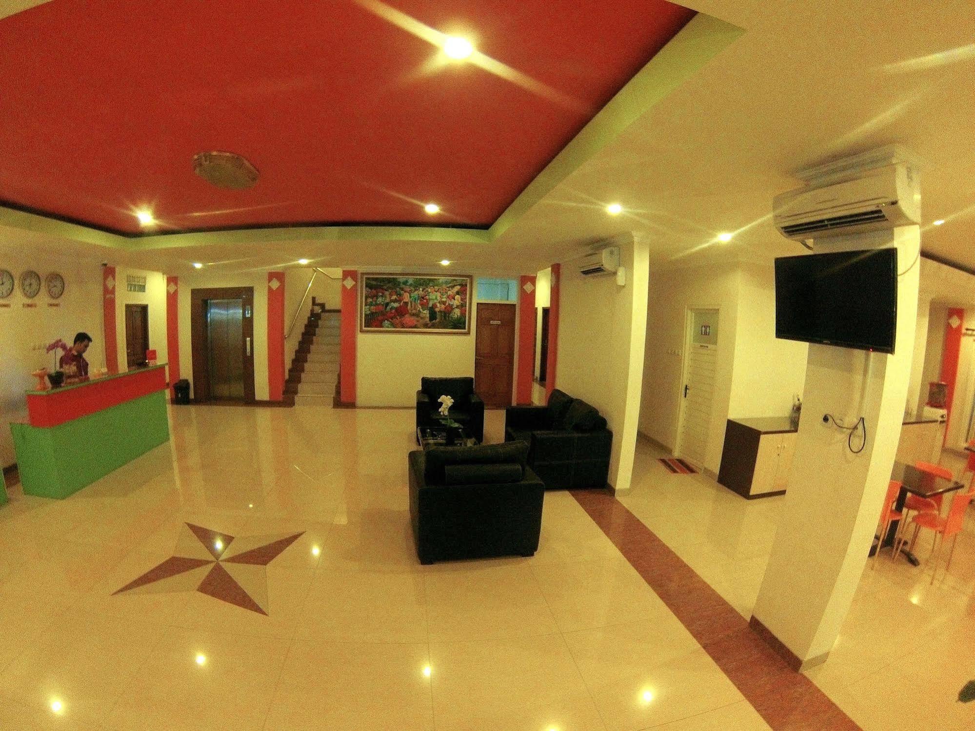 Oyo 90473 Gowin Hotel Kuta Lombok Esterno foto